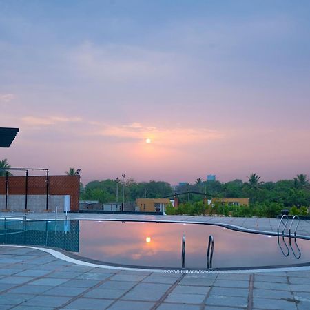 שמשבאד Serene Resort Hyderabad מראה חיצוני תמונה