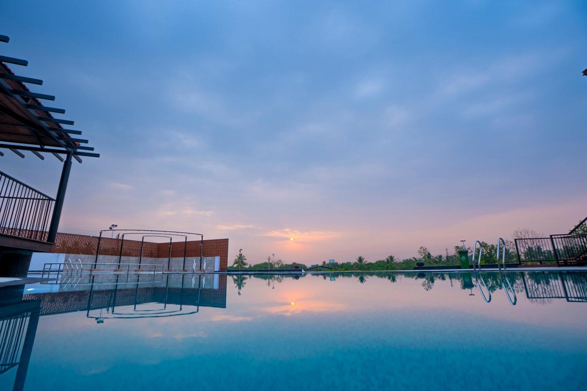 שמשבאד Serene Resort Hyderabad מראה חיצוני תמונה