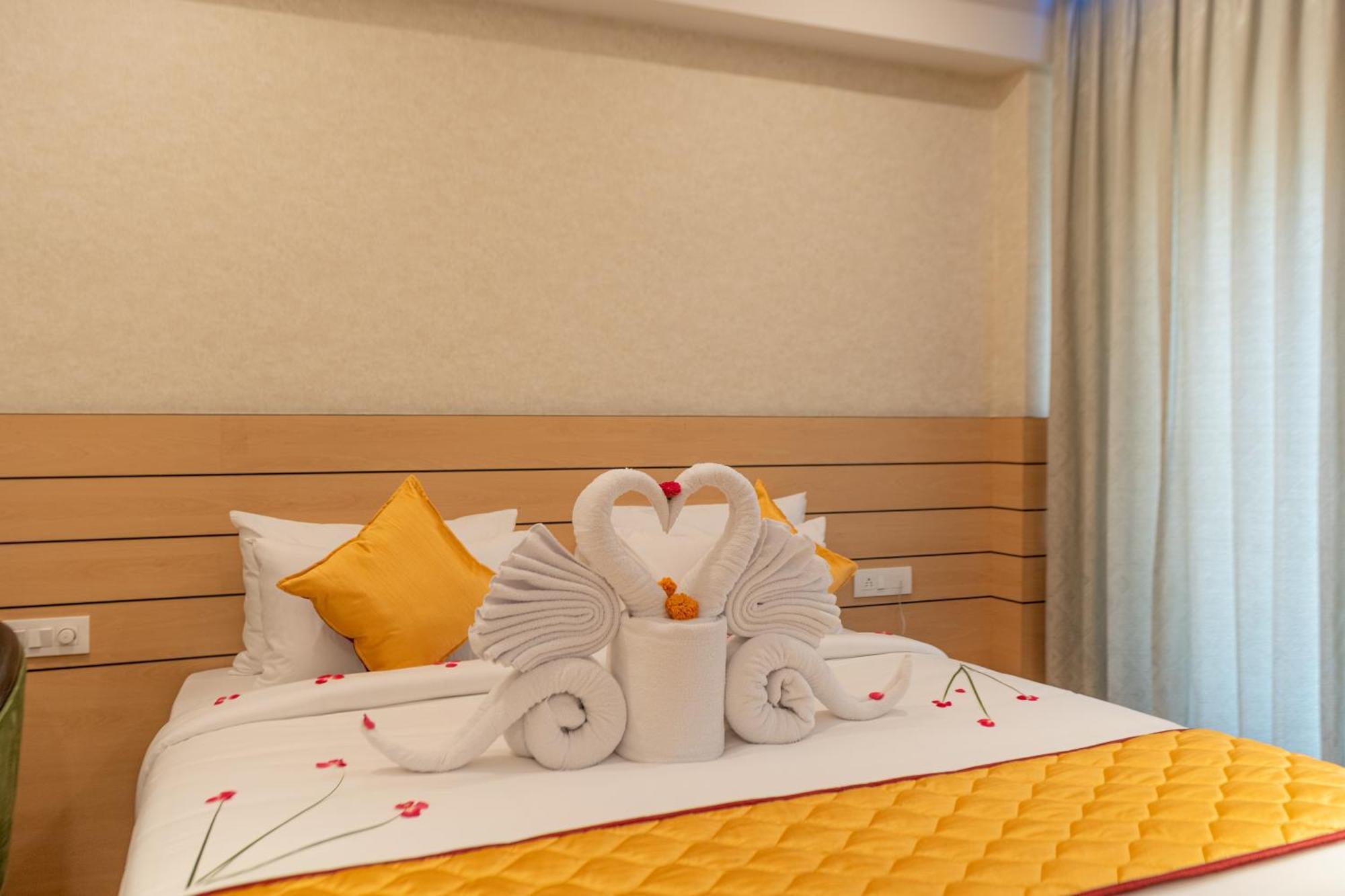 שמשבאד Serene Resort Hyderabad מראה חיצוני תמונה